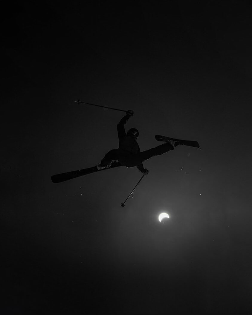 skiing-eclipse